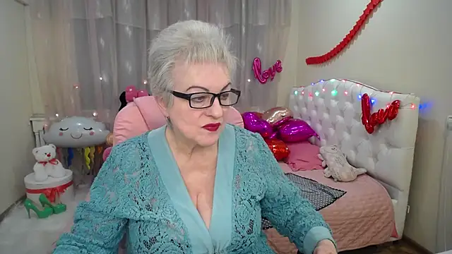 Snapshot of KayleSmoll chatting on 02-06-25, 01:27 KayleSmoll online show from 02-06-25, 01:27