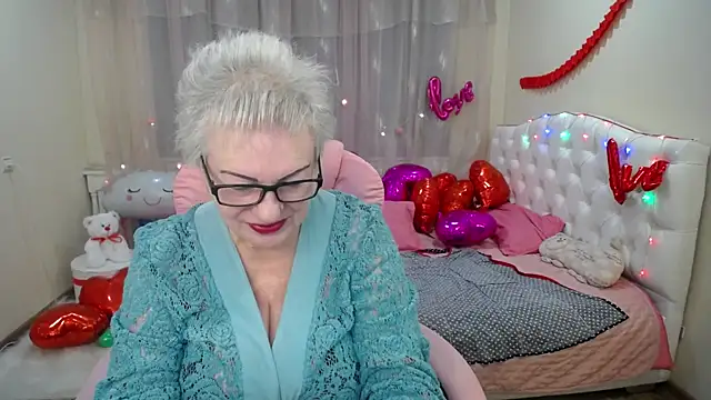 Snapshot of KayleSmoll chatting on 02-07-25, 10:20 KayleSmoll online show from 02-07-25, 10:20