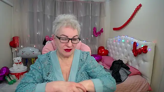 Snapshot of KayleSmoll chatting on 02-12-25, 07:35 KayleSmoll online show from 02-12-25, 07:35