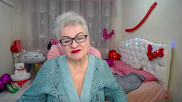 Snapshot of KayleSmoll chatting on 02-12-25, 10:37 KayleSmoll online show from 02-12-25, 10:37