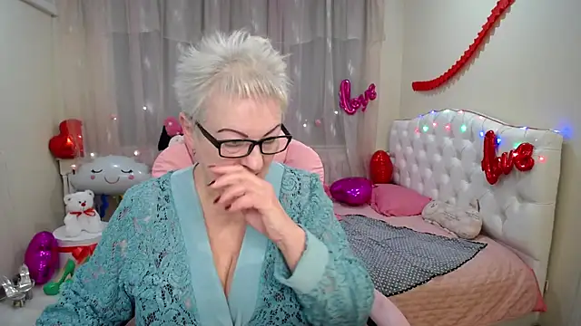 Snapshot of KayleSmoll chatting on 02-15-25, 04:36 KayleSmoll online show from 02-15-25, 04:36