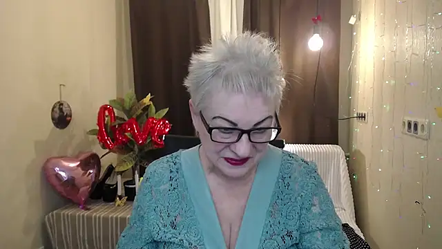 Snapshot of KayleSmoll chatting on 02-15-25, 10:31 KayleSmoll online show from 02-15-25, 10:31