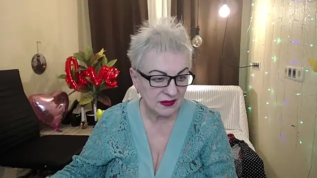 Snapshot of KayleSmoll chatting on 02-16-25, 01:47 KayleSmoll online show from 02-16-25, 01:47