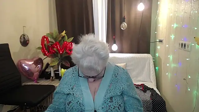 Snapshot of KayleSmoll chatting on 02-16-25, 04:53 KayleSmoll online show from 02-16-25, 04:53