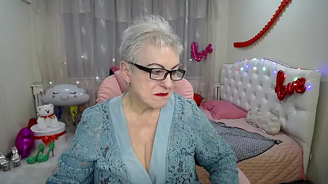 Snapshot of KayleSmoll chatting on 02-20-25, 04:28 KayleSmoll online show from 02-20-25, 04:28