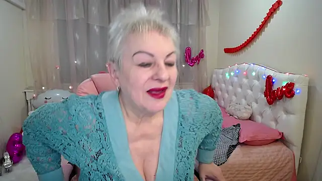 Snapshot of KayleSmoll chatting on 02-22-25, 10:20 KayleSmoll online show from 02-22-25, 10:20