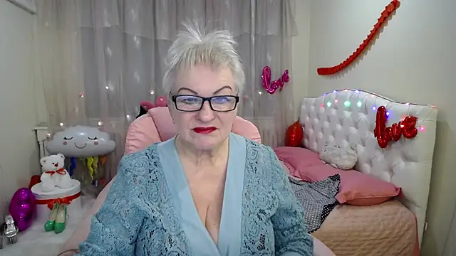 Snapshot of KayleSmoll chatting on 02-23-25, 01:24 KayleSmoll online show from 02-23-25, 01:24