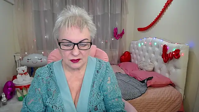 Snapshot of KayleSmoll chatting on 02-25-25, 10:50 KayleSmoll online show from 02-25-25, 10:50