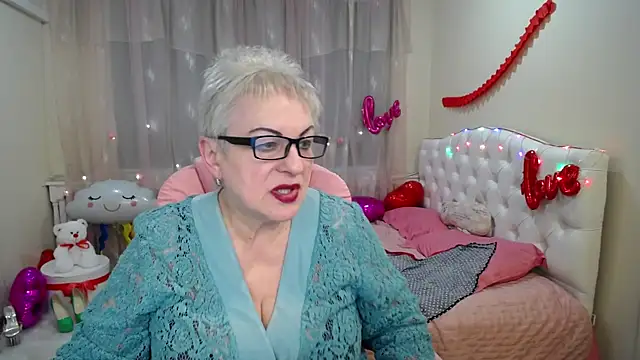 Snapshot of KayleSmoll chatting on 02-27-25, 04:52 KayleSmoll online show from 02-27-25, 04:52