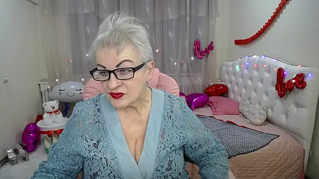 Snapshot of KayleSmoll chatting on 03-01-25, 10:21 KayleSmoll online show from 03-01-25, 10:21