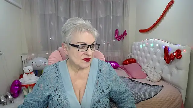 Snapshot of KayleSmoll chatting on 03-04-25, 10:38 KayleSmoll online show from 03-04-25, 10:38