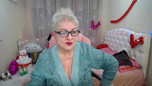 Snapshot of KayleSmoll chatting on 03-05-25, 07:17 KayleSmoll online show from 03-05-25, 07:17