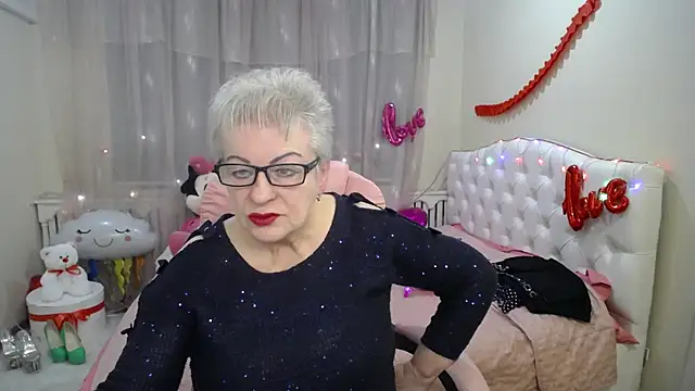 Snapshot of KayleSmoll chatting on 03-11-25, 07:25 KayleSmoll online show from 03-11-25, 07:25