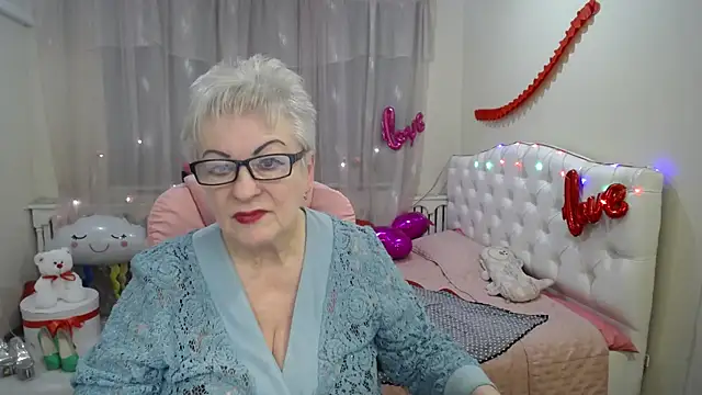 Snapshot of KayleSmoll chatting on 03-13-25, 01:21 KayleSmoll online show from 03-13-25, 01:21