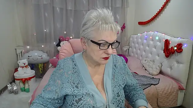 Snapshot of KayleSmoll chatting on 03-15-25, 01:41 KayleSmoll online show from 03-15-25, 01:41