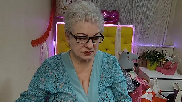 Snapshot of KayleSmoll chatting on 03-21-25, 07:46 KayleSmoll online show from 03-21-25, 07:46