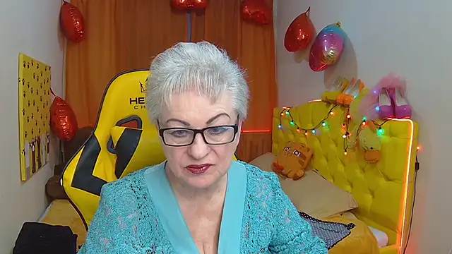 Snapshot of KayleSmoll chatting on 03-23-25, 05:00 KayleSmoll online show from 03-23-25, 05:00