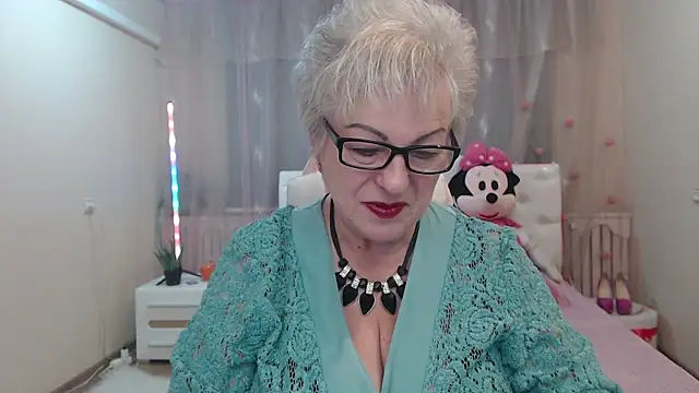 Snapshot of KayleSmoll chatting on 09-10-25, 06:19 KayleSmoll online show from 09-10-25, 06:19