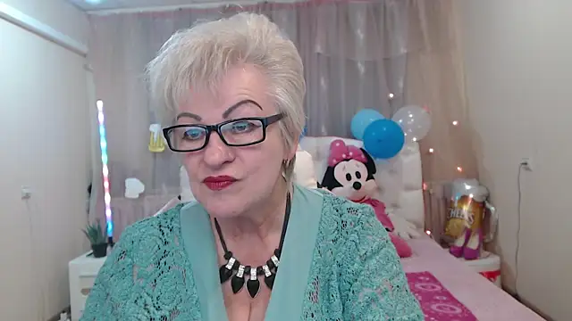 Snapshot of KayleSmoll chatting on 09-17-25, 06:31 KayleSmoll online show from 09-17-25, 06:31