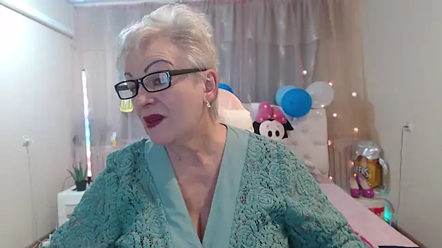 Snapshot of KayleSmoll chatting on 10-02-25, 06:26 KayleSmoll online show from 10-02-25, 06:26