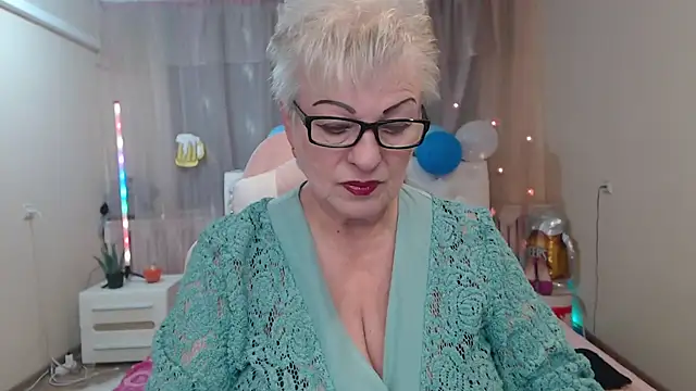 Snapshot of KayleSmoll chatting on 10-07-25, 06:38 KayleSmoll online show from 10-07-25, 06:38