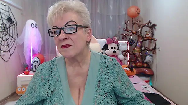 Snapshot of KayleSmoll chatting on 10-24-25, 06:37 KayleSmoll online show from 10-24-25, 06:37