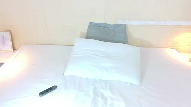 Snapshot of Shamiraa_moore chatting on 10-01-25, 08:26 Shamiraa moore online show from 10-01-25, 08:26