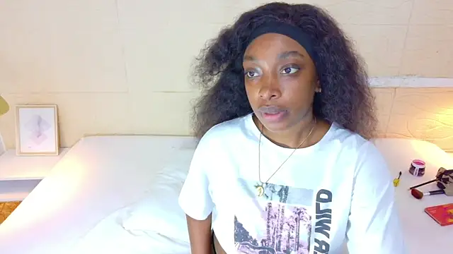 Snapshot of Shamiraa_moore chatting on 10-09-25, 07:56 Shamiraa moore online show from 10-09-25, 07:56