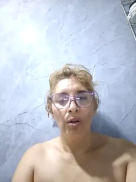 Snapshot of leona- chatting on 02-02-25, 07:57 leona- online show from 02-02-25, 07:57