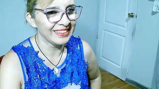 Snapshot of leona- chatting on 02-15-25, 11:25 leona- online show from 02-15-25, 11:25