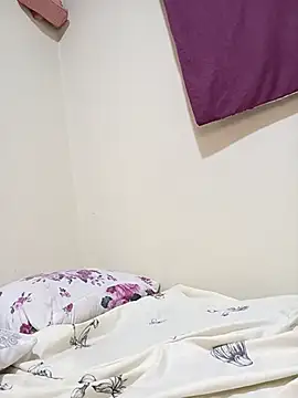 Snapshot of Hotpetite2024 chatting on 09-17-25, 04:52 Hotpetite2024 online show from 09-17-25, 04:52