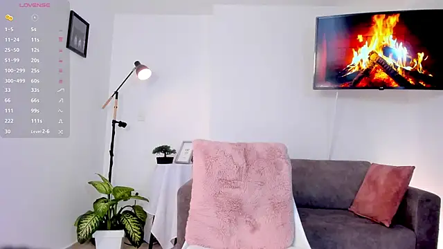 Snapshot of Hannaos chatting on 01-10-25, 01:20 Hannaos online show from 01-10-25, 01:20