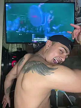 Snapshot of Stiven-Bell chatting on 02-22-25, 05:55 Stiven-Bell online show from 02-22-25, 05:55