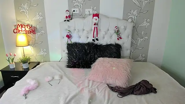 Snapshot of Esteff__o2 chatting on 12-13-24, 08:04 Esteff o2 online show from 12-13-24, 08:04