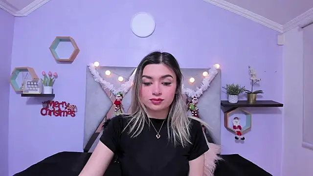 Snapshot of Esteff__o2 chatting on 12-18-24, 07:08 Esteff o2 online show from 12-18-24, 07:08