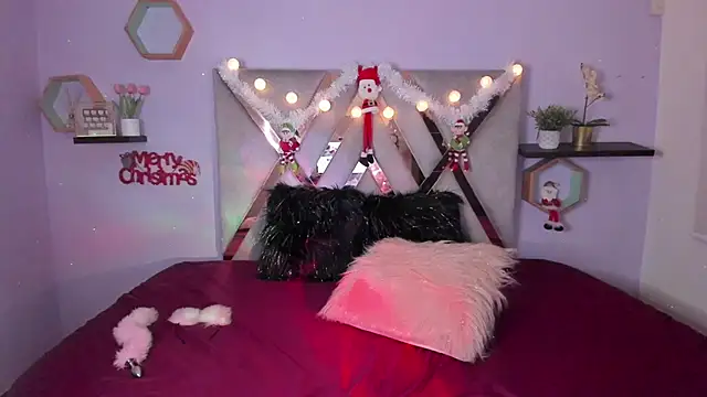 Snapshot of Esteff__o2 chatting on 12-20-24, 10:54 Esteff o2 online show from 12-20-24, 10:54