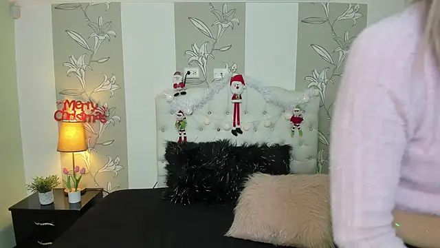 Snapshot of Esteff__o2 chatting on 12-30-24, 11:37 Esteff o2 online show from 12-30-24, 11:37