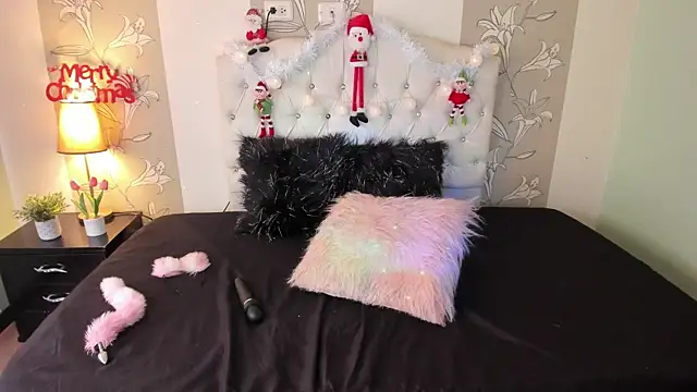 Snapshot of Esteff__o2 chatting on 12-30-24, 02:51 Esteff o2 online show from 12-30-24, 02:51