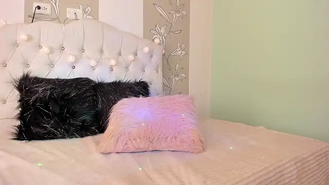 Snapshot of Esteff__o2 chatting on 01-07-25, 07:38 Esteff o2 online show from 01-07-25, 07:38