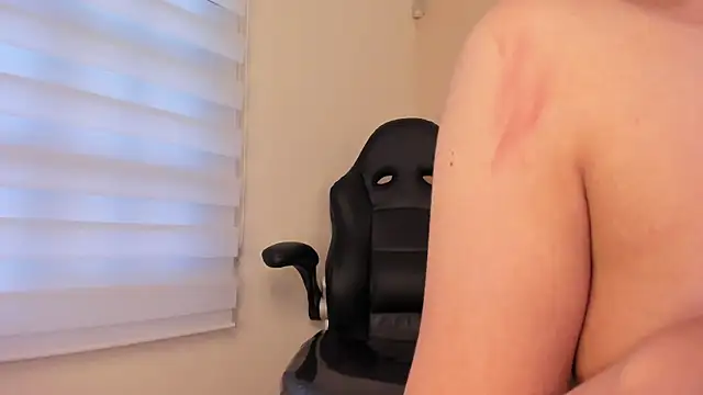 Snapshot of Esteff__o2 chatting on 03-03-25, 11:03 Esteff o2 online show from 03-03-25, 11:03