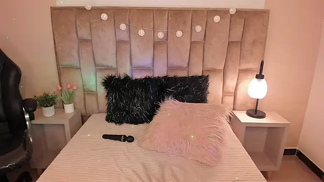 Snapshot of Esteff__o2 chatting on 03-05-25, 01:52 Esteff o2 online show from 03-05-25, 01:52