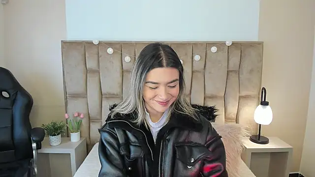 Snapshot of Esteff__o2 chatting on 03-05-25, 07:38 Esteff o2 online show from 03-05-25, 07:38