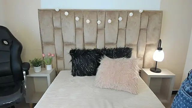 Snapshot of Esteff__o2 chatting on 03-06-25, 07:43 Esteff o2 online show from 03-06-25, 07:43