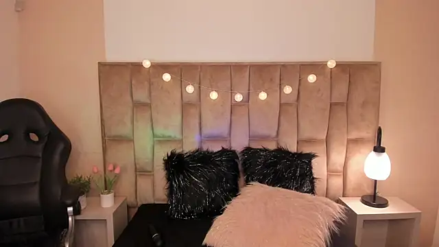 Snapshot of Esteff__o2 chatting on 03-08-25, 01:50 Esteff o2 online show from 03-08-25, 01:50