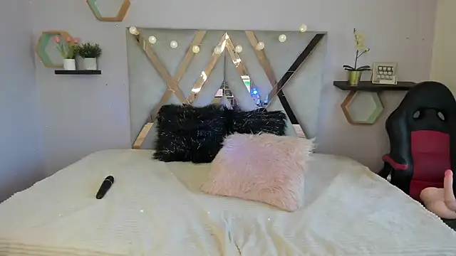 Snapshot of Esteff__o2 chatting on 03-17-25, 08:09 Esteff o2 online show from 03-17-25, 08:09