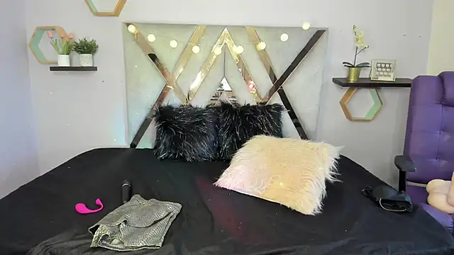 Snapshot of Esteff__o2 chatting on 03-19-25, 07:38 Esteff o2 online show from 03-19-25, 07:38