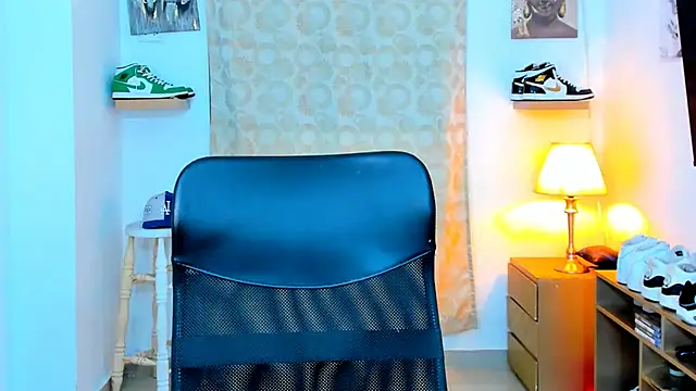 Snapshot of Hazzan_Velez chatting on 12-14-24, 11:23 Hazzan Velez online show from 12-14-24, 11:23