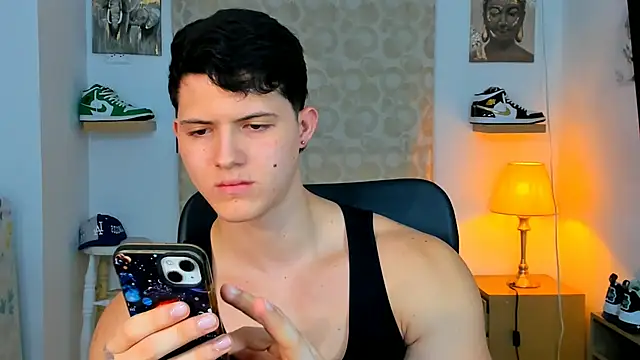 Snapshot of Hazzan_Velez chatting on 01-26-25, 01:31 Hazzan Velez online show from 01-26-25, 01:31