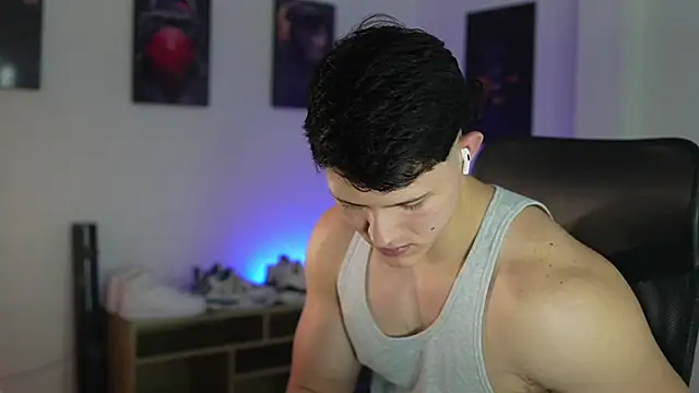 Snapshot of Hazzan_Velez chatting on 09-20-25, 02:01 Hazzan Velez online show from 09-20-25, 02:01