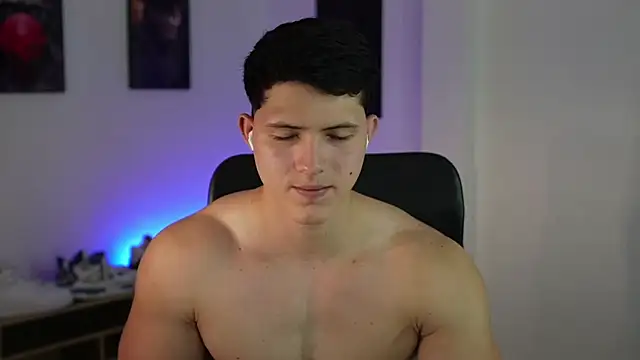 Snapshot of Hazzan_Velez chatting on 09-27-25, 05:01 Hazzan Velez online show from 09-27-25, 05:01